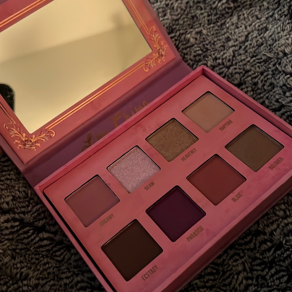 Like Crime Venus lll eyeshadow pallet NWOT